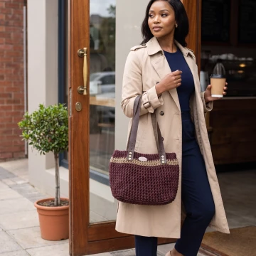 Crochet bag with genuine leather handles