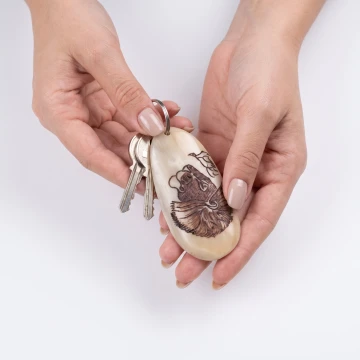 Real King Of The Jungle Lion hand scrimshawed keychain from Zimbabwe